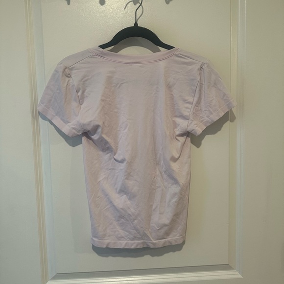 Aritiza “Sunday Best” Seamless T shirt - Picture 3 of 3